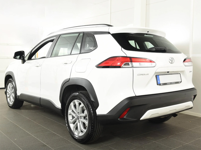 Vit Toyota Corolla Cross Hybrid stulen i Upplands Väsby norr om Stockholm