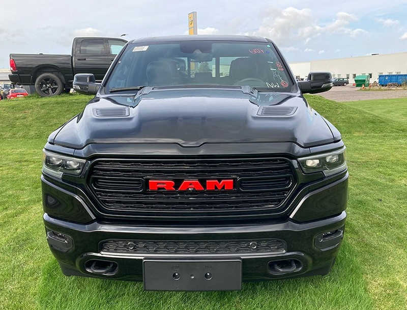 Svart RAM 1500 Crew Cab Limited Redline stulen i Lidköping