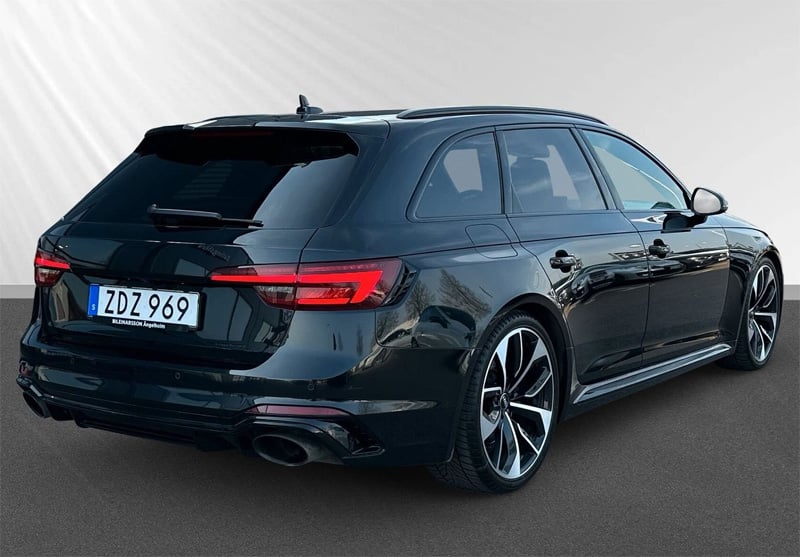 Svart Audi RS4 Avant Quattro stulen utanför Ängelholm