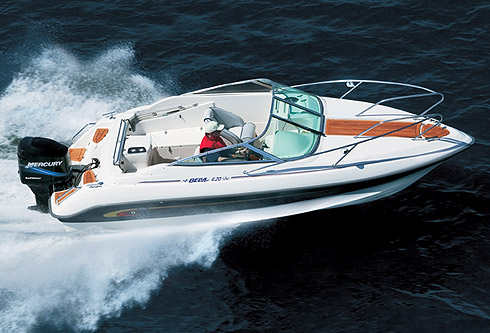 Bella 620 DC med 115 hk Mercury stulen i Vaxholm 