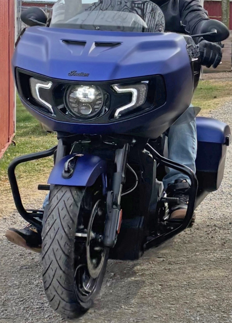 Indian Challenger Dark Horse stulen i Olsfors väster om Borås