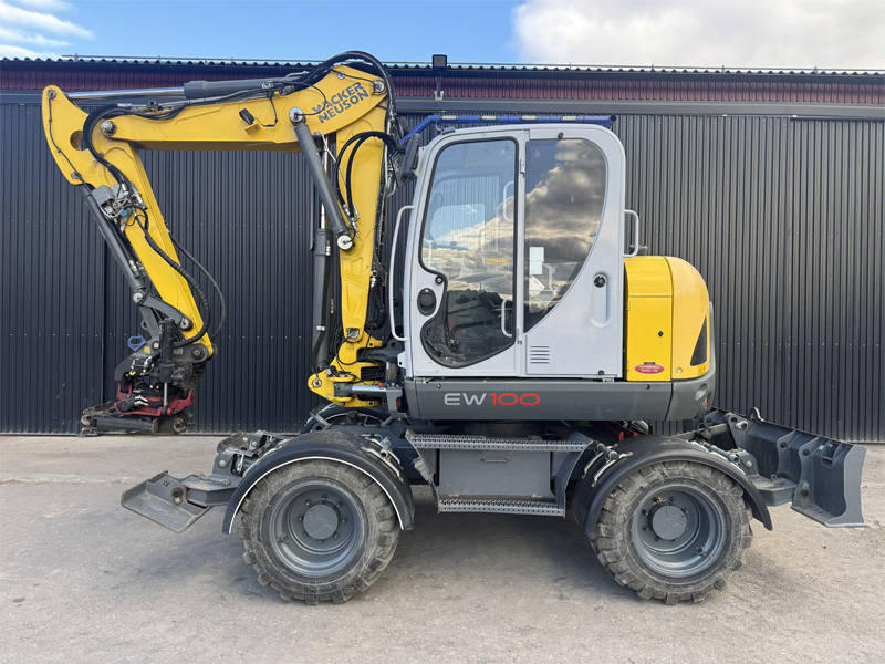 Hjulburen grävmaskin Wacker Neuson EW100 stulen i Ormkärr, Bandhagen.