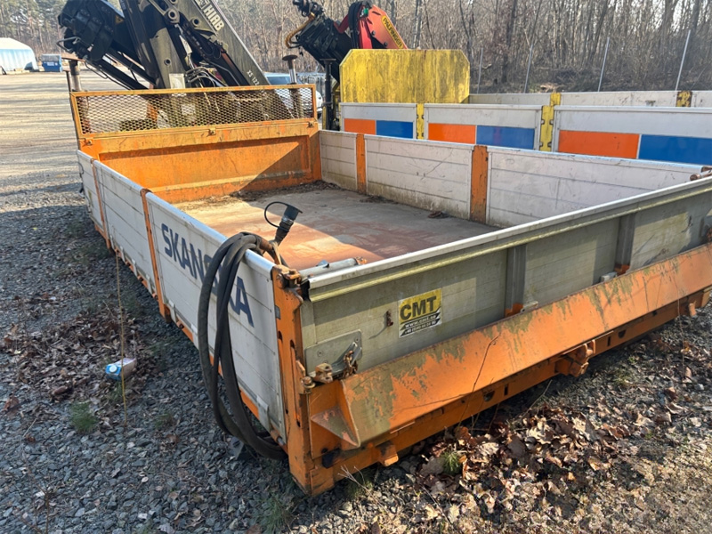 CMT lastväxlarflak med HIAB kran stulet i Hässleholm